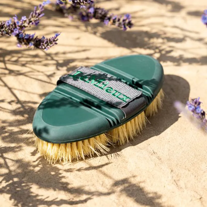 LeMieux Flexi Scrubbing Brush Spruce - Image 4