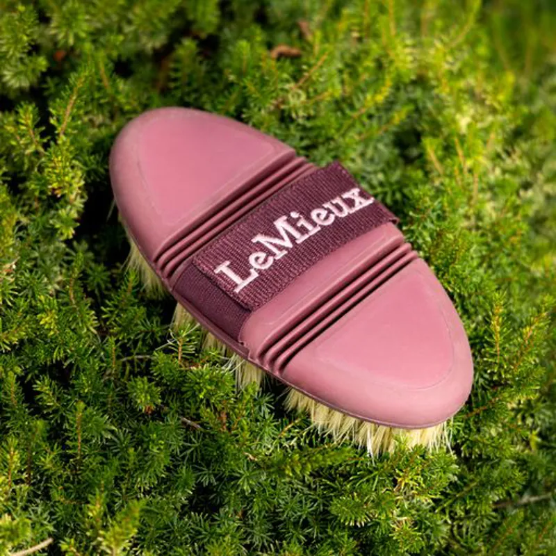 LeMieux Flexi Scrubbing Brush Orchid - Image 4